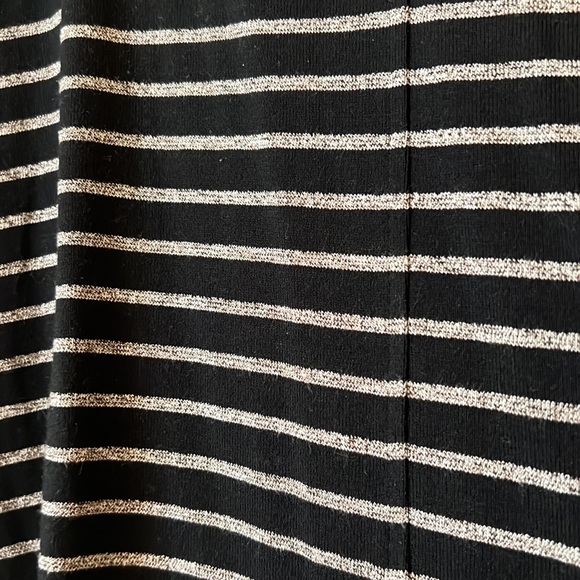 J Jill Large Black and Silver top. - Picture 4 of 5